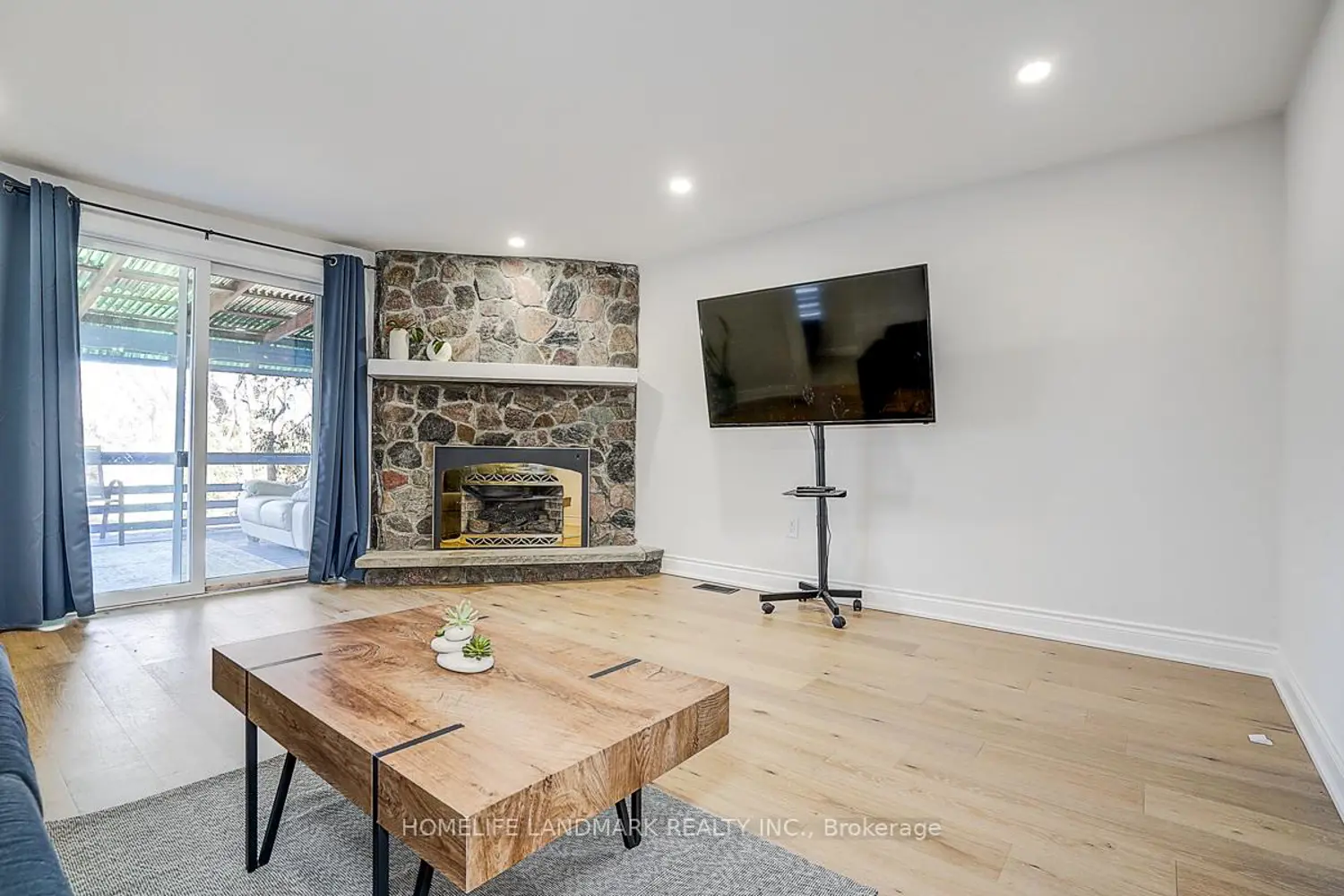 Additional image 9 of 18846 Leslie Street