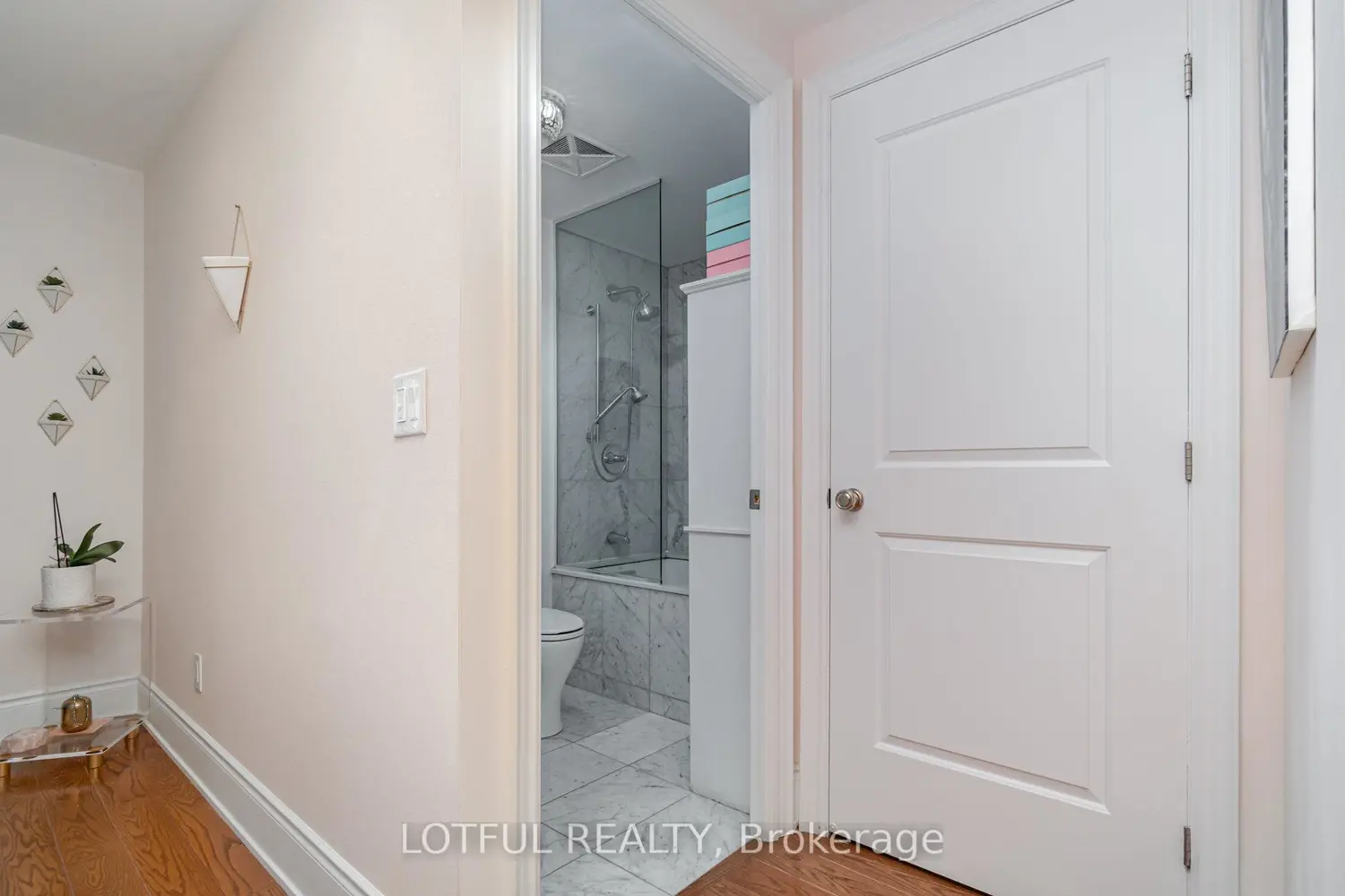 Additional image 15 of 3500 Lakeshore Road 711