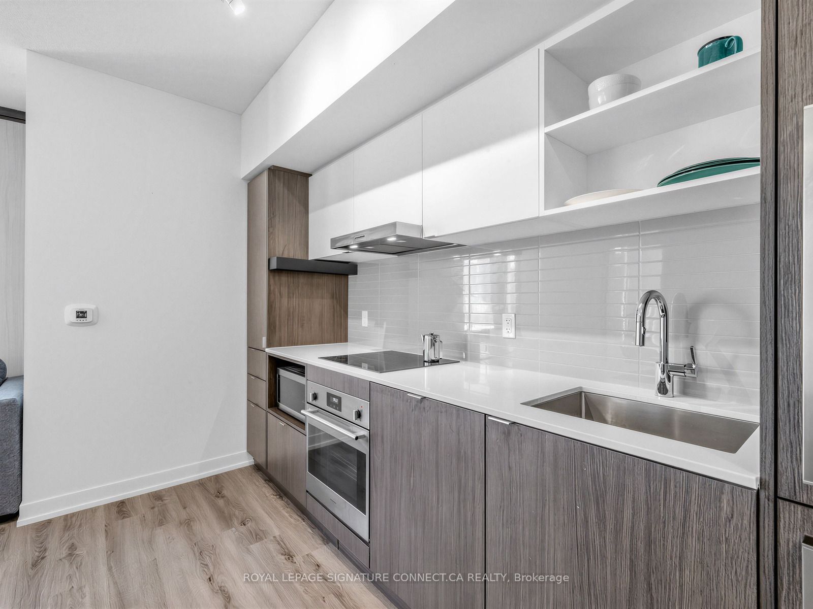 Additional image 5 of 805-138 Downes Street, Toronto, ON, M5E 0E4