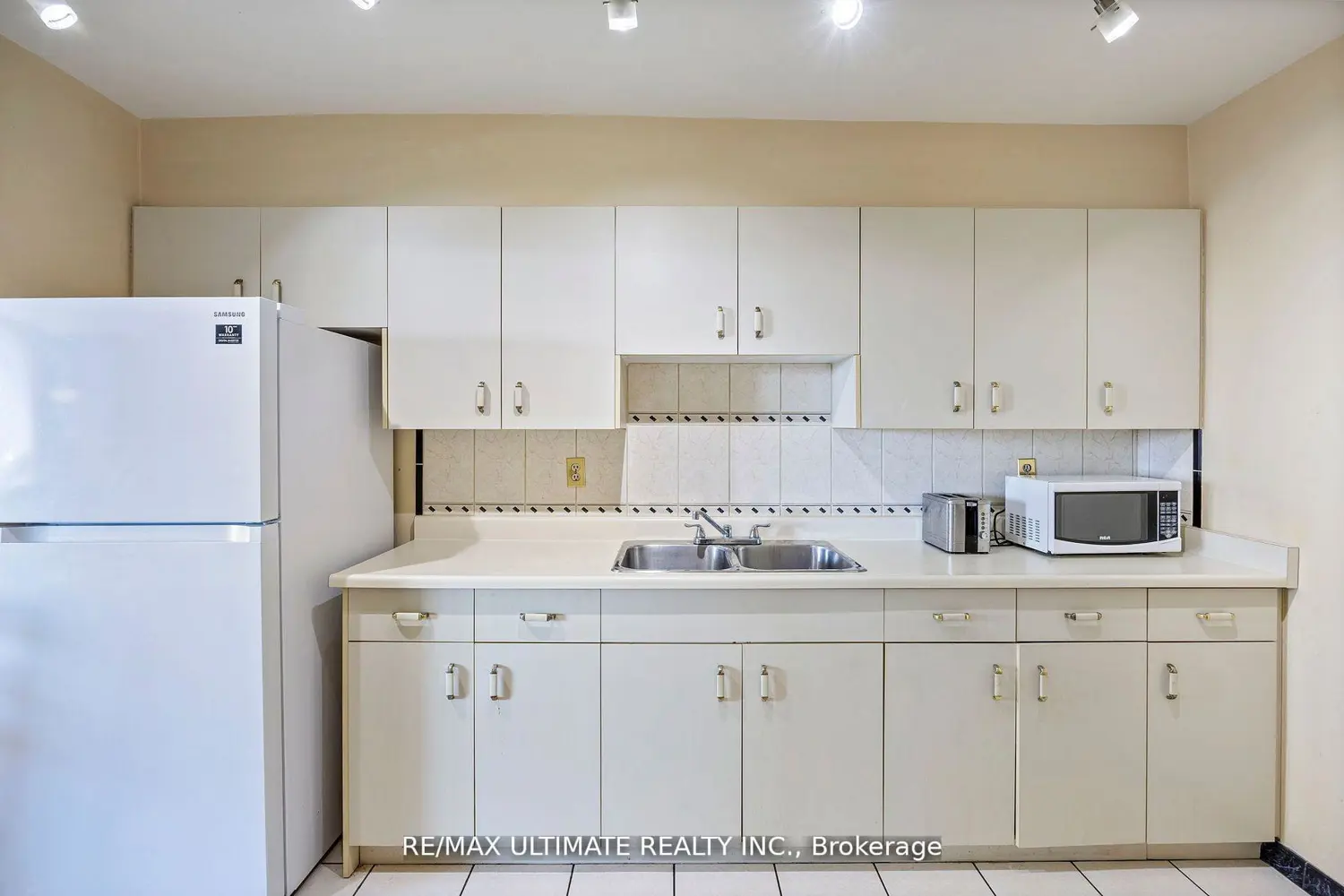Additional image 12 of 85 Emmett Avenue 1807