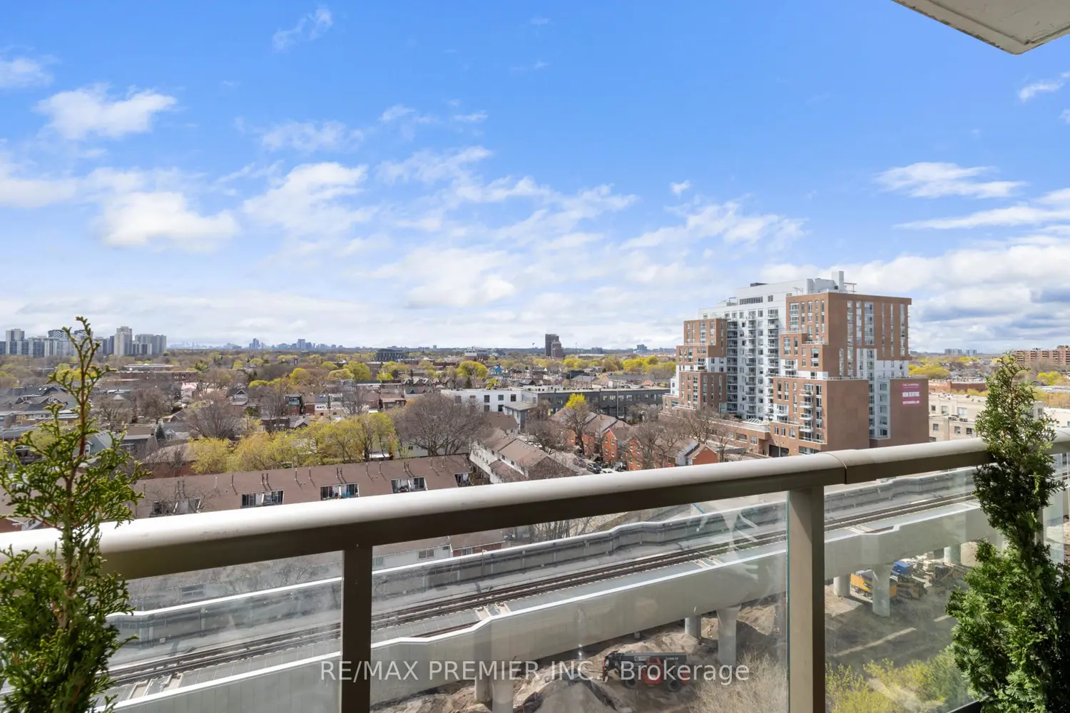 Additional image 17 of 812 Lansdowne Avenue 1011