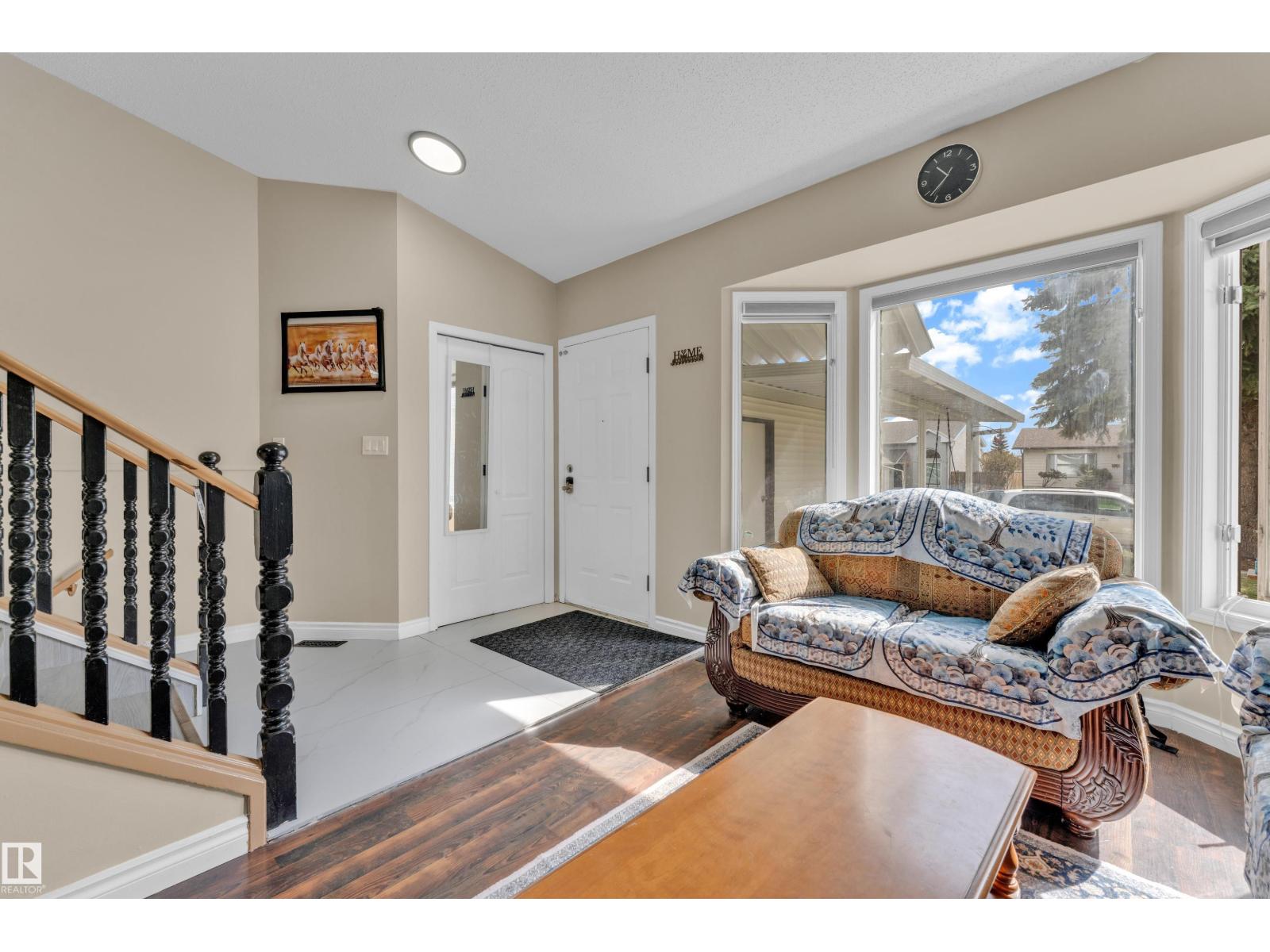 Additional image 3 of 2416 35 Street NW, Edmonton, AB, T6L4M3