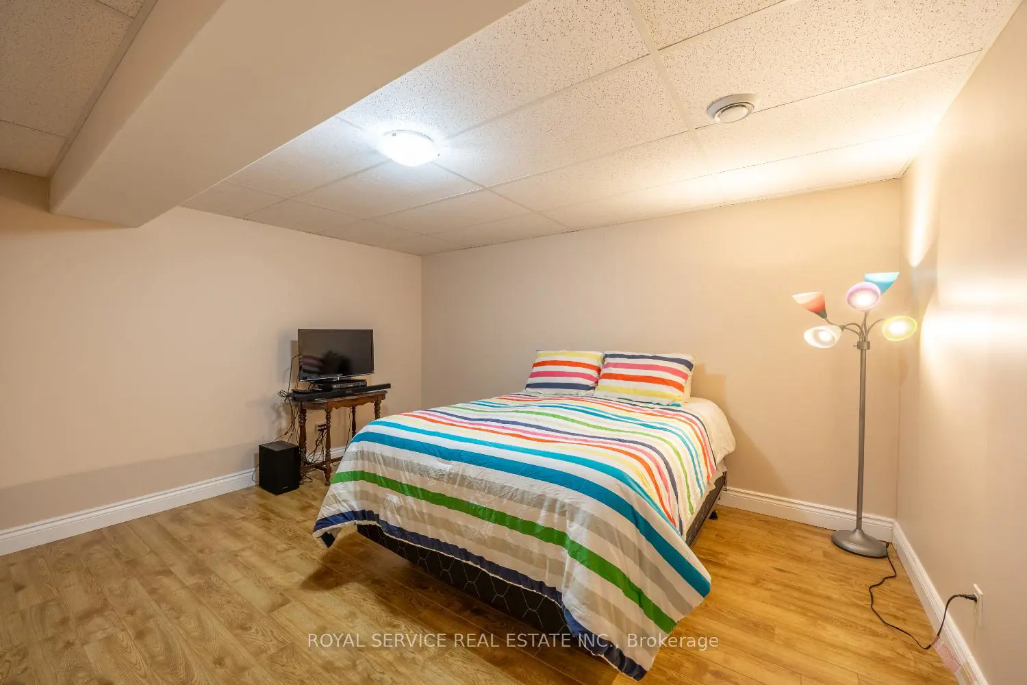 16 Cortland Crescent photo 5
