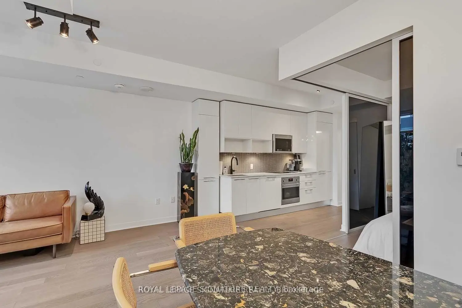 Additional image 8 of 501 Adelaide Street 804