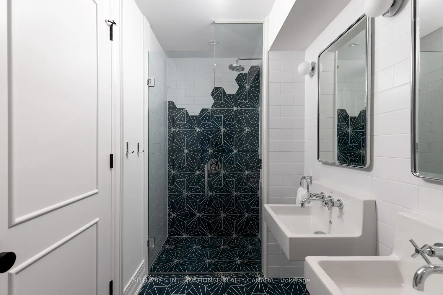 Additional image 13 of 122 Macpherson Avenue