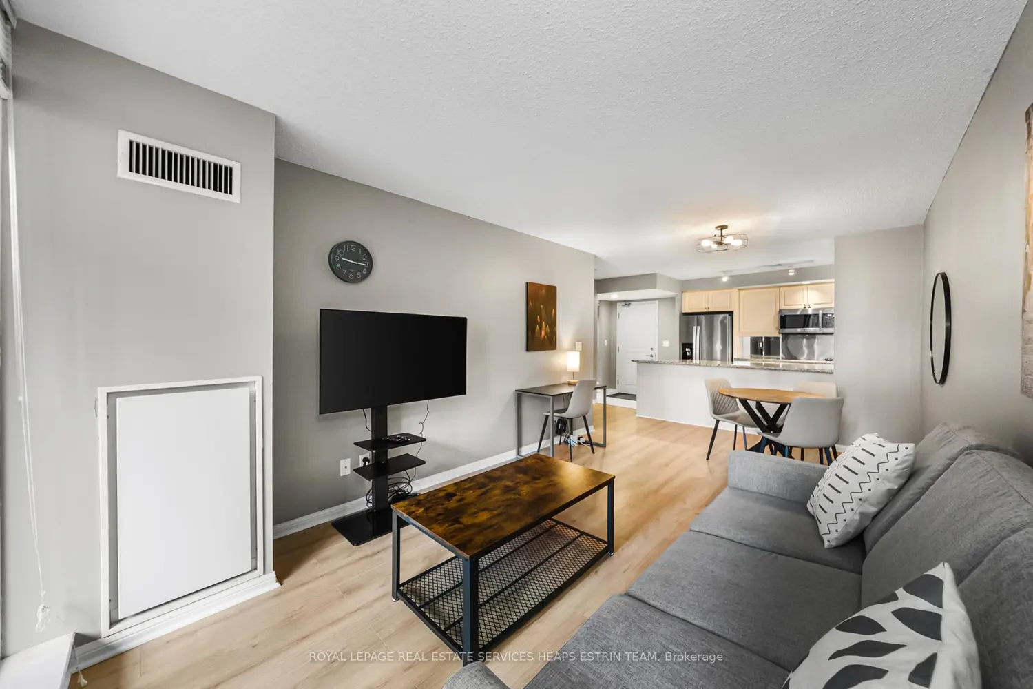 Additional image 9 of 140 Simcoe Street 702