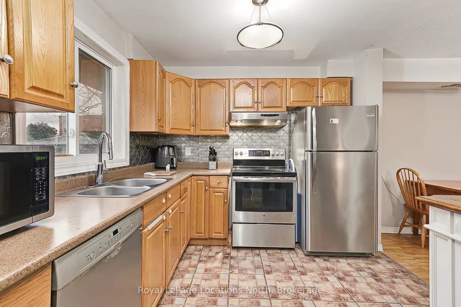 590 Tenth Street photo 2