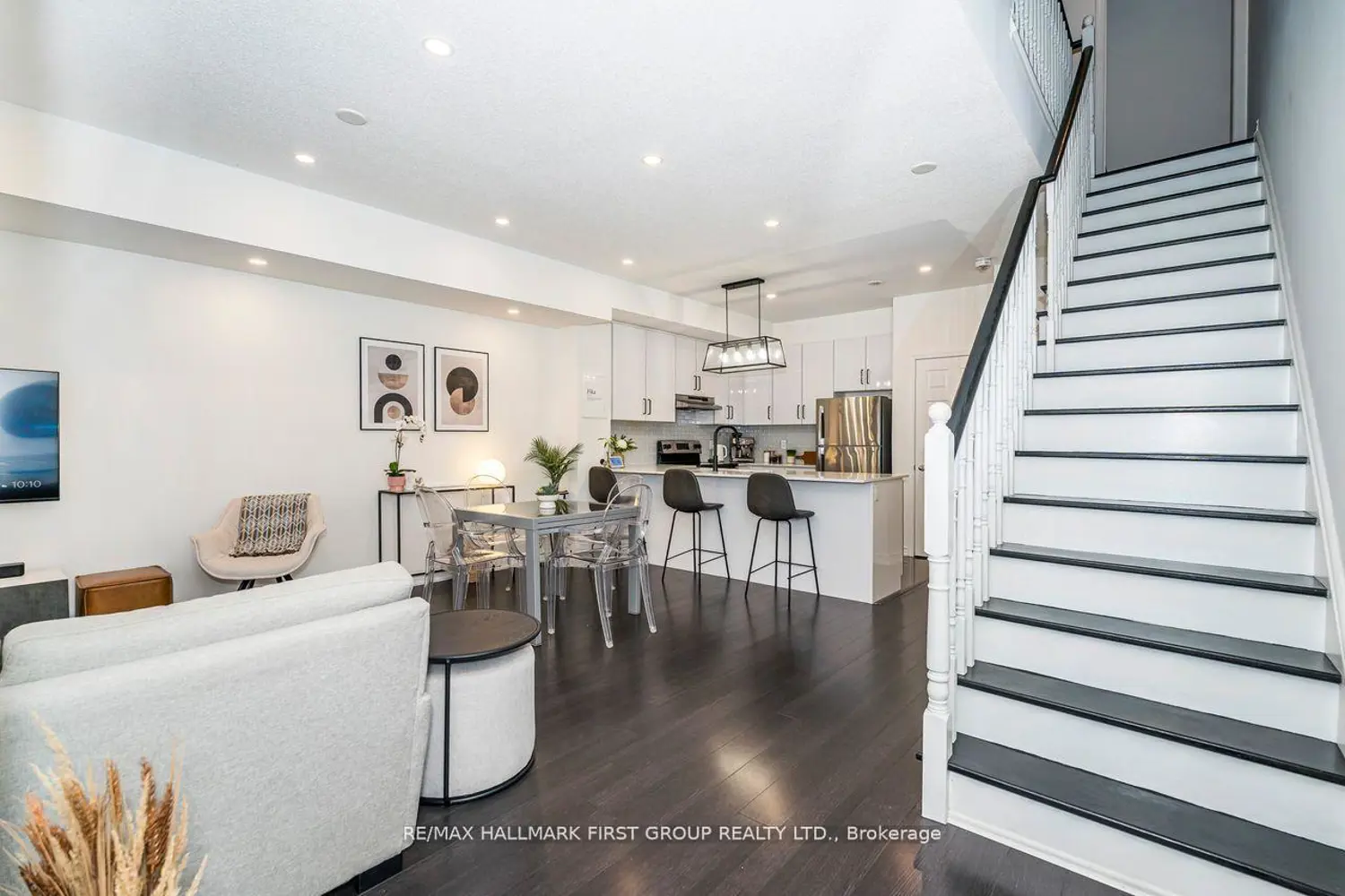 Additional image 2 of 1040 Elton Way 10