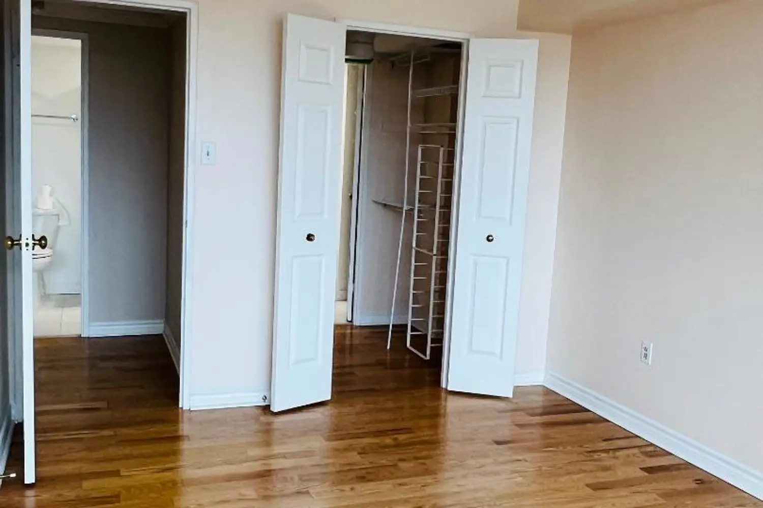 Additional image 10 of 530 Laurier Avenue 910