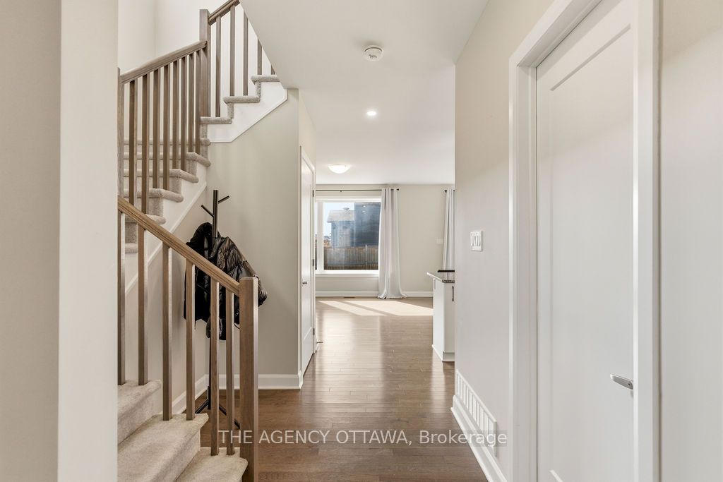 Additional image 2 of 336 Barrett Farm Drive, Ottawa, ON, K1T 0X8
