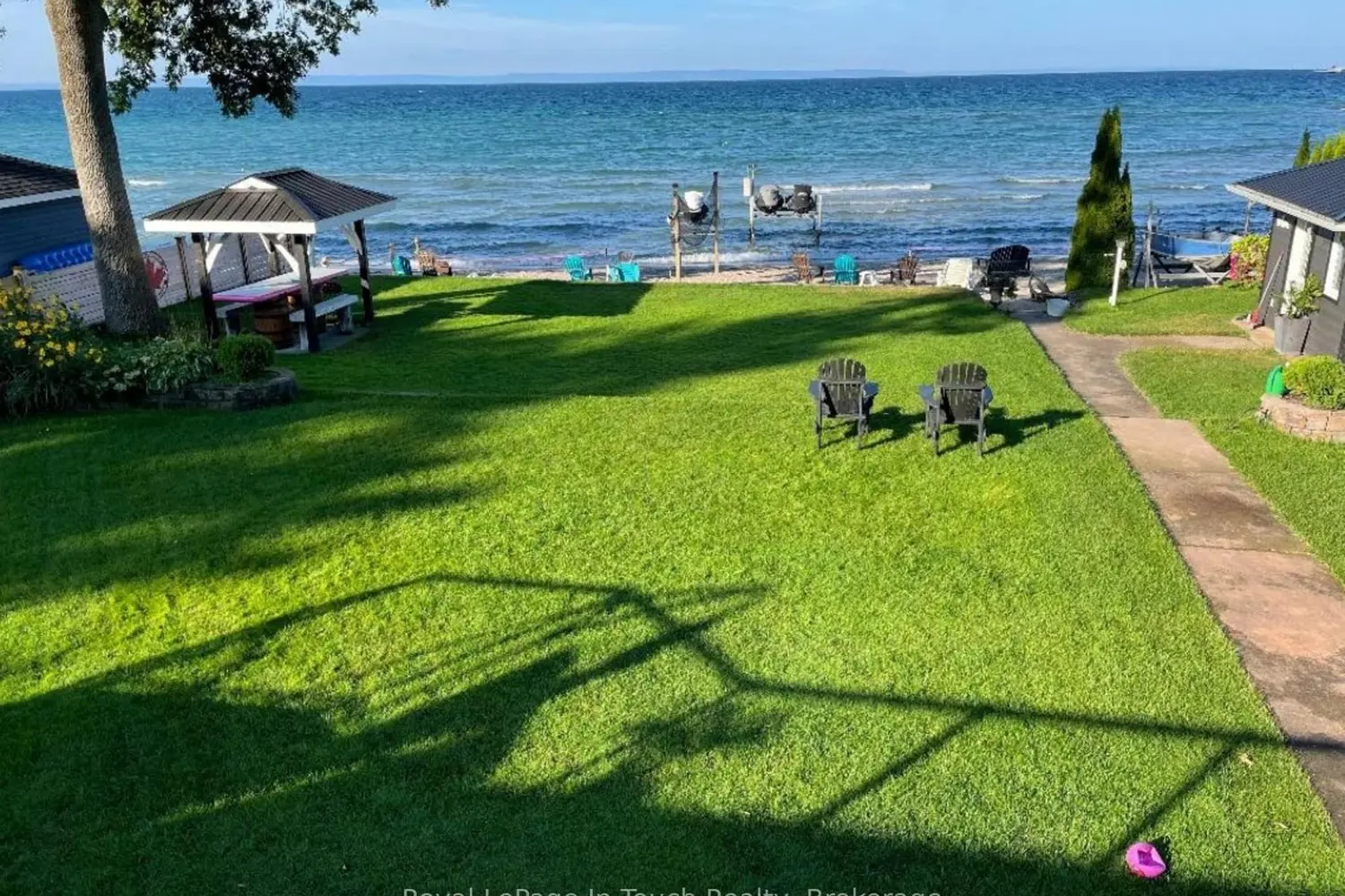 8 Tiny Beaches Road photo 5
