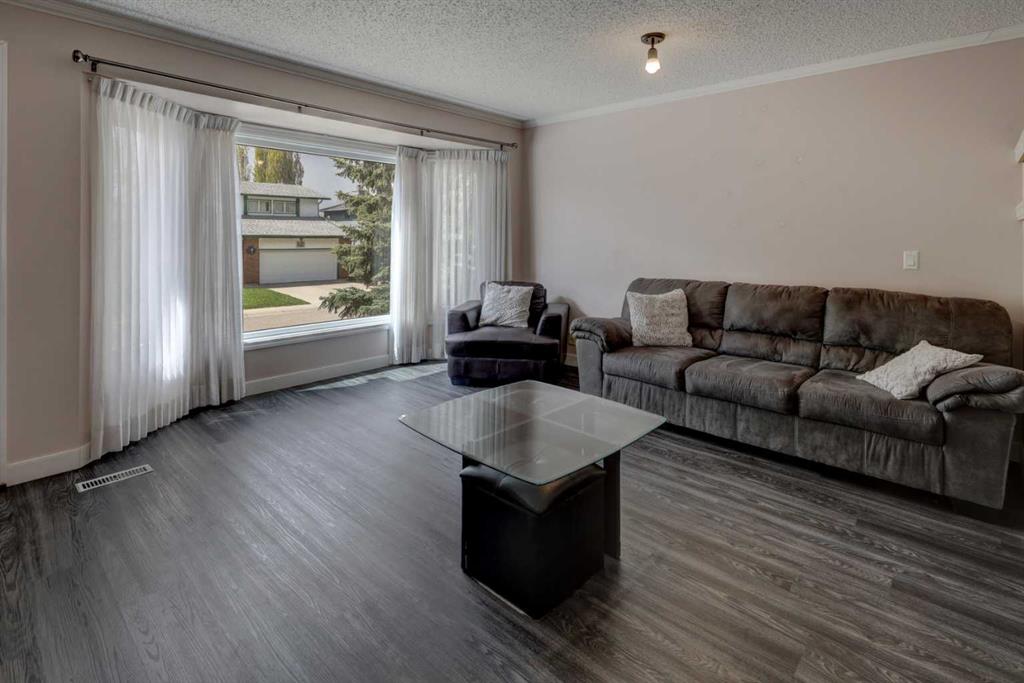 Additional image 4 of 36 Hawksley Crescent NW, Calgary, AB, T3G 3B9
