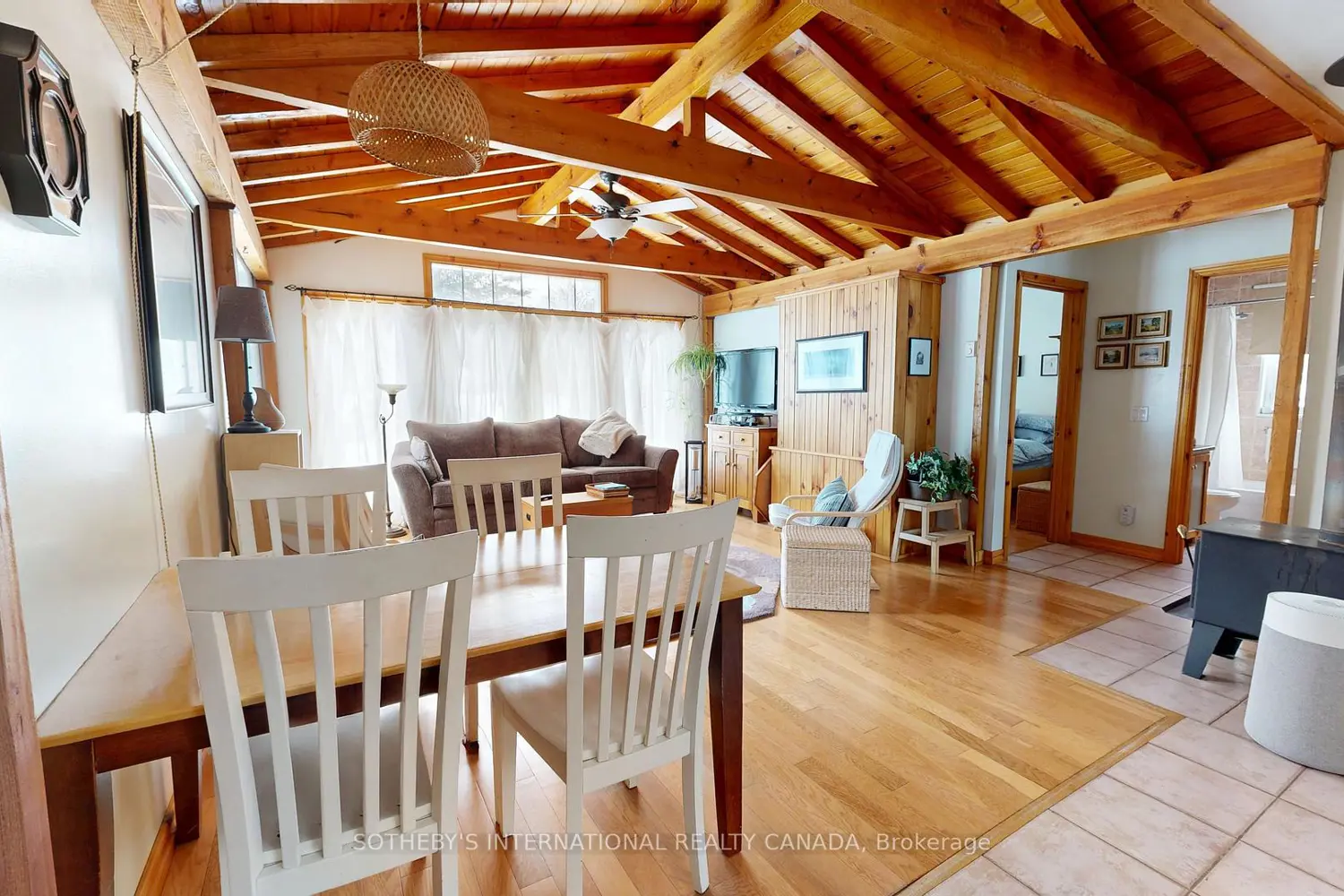 929 Tanglewood Drive photo 5