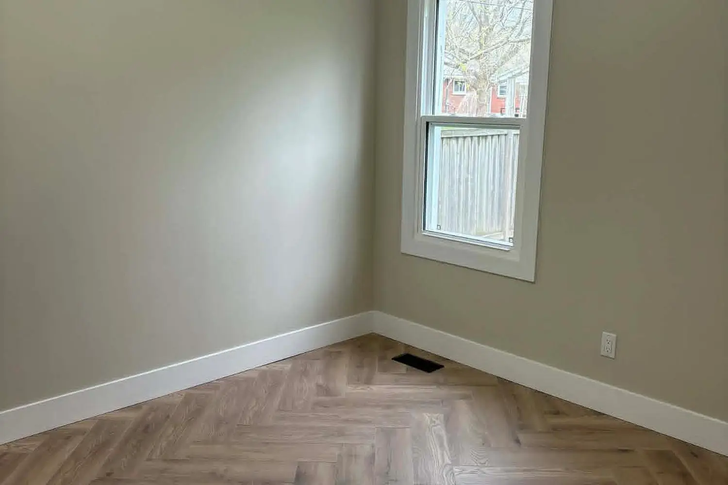 Additional image 17 of 14 Linn Street