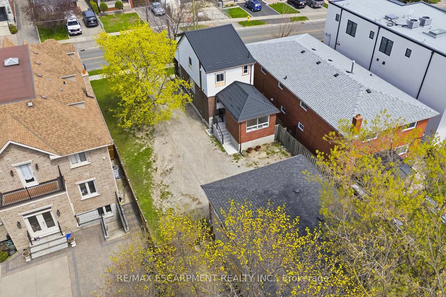 Additional image 17 of 1049 Glencairn Avenue