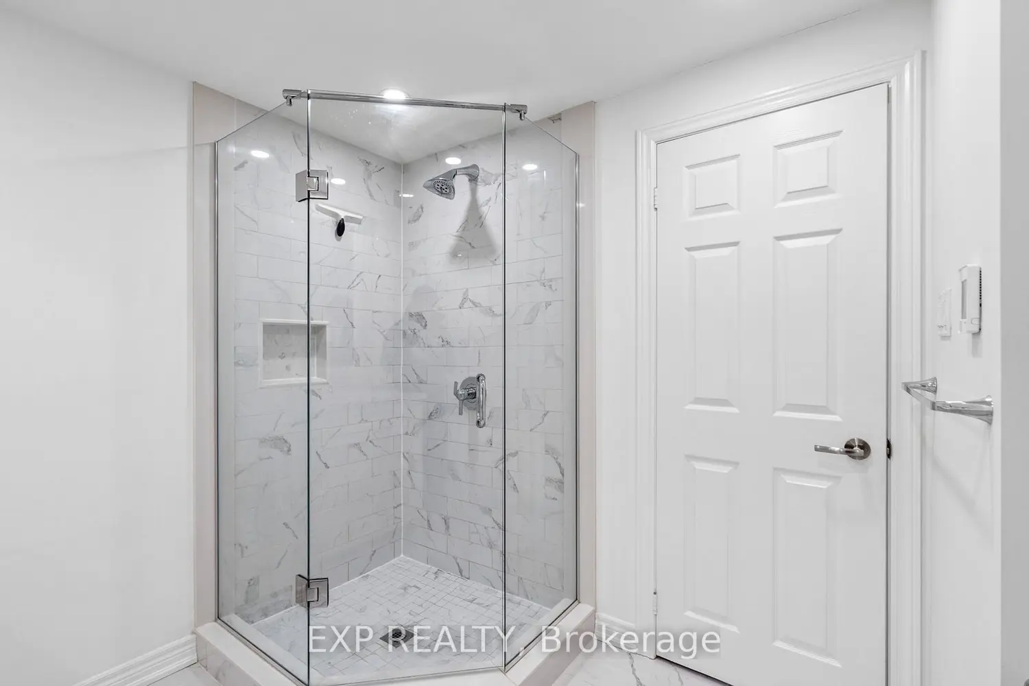 Additional image 15 of 2555 Thomas Street 70