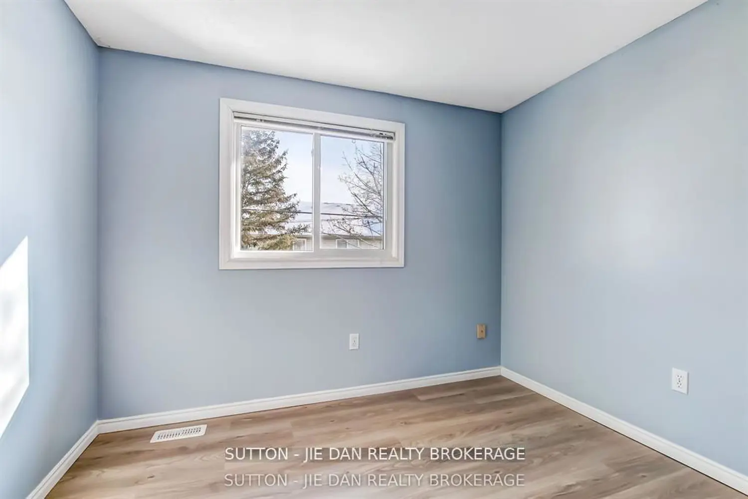Additional image 11 of 70 Chapman Court 63