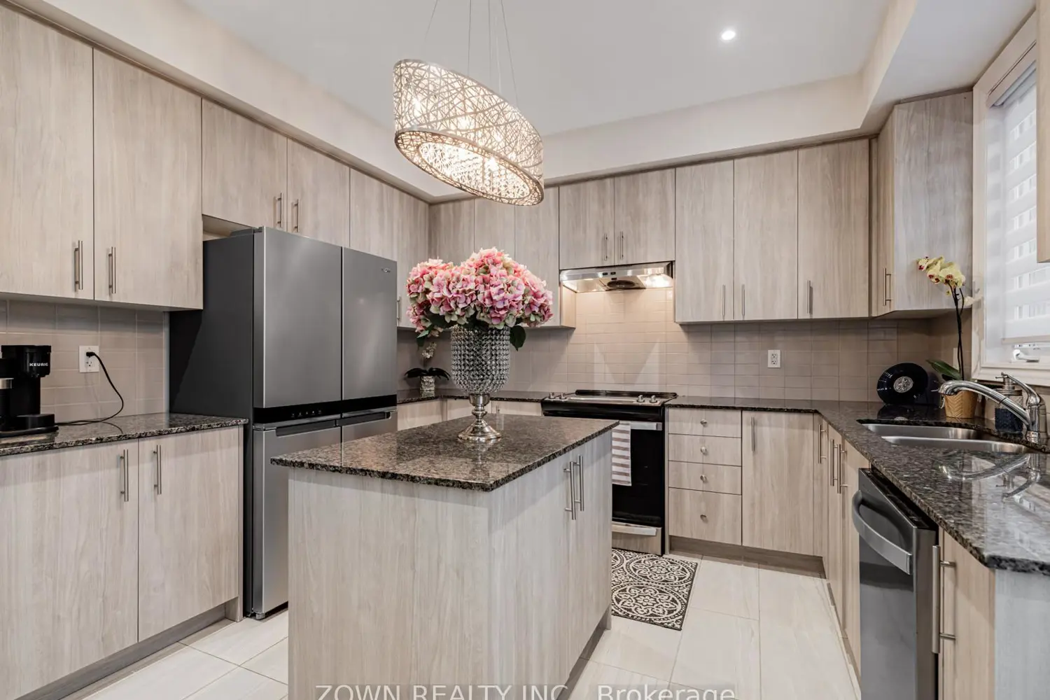 Additional image 7 of 1352 Blackmore Street