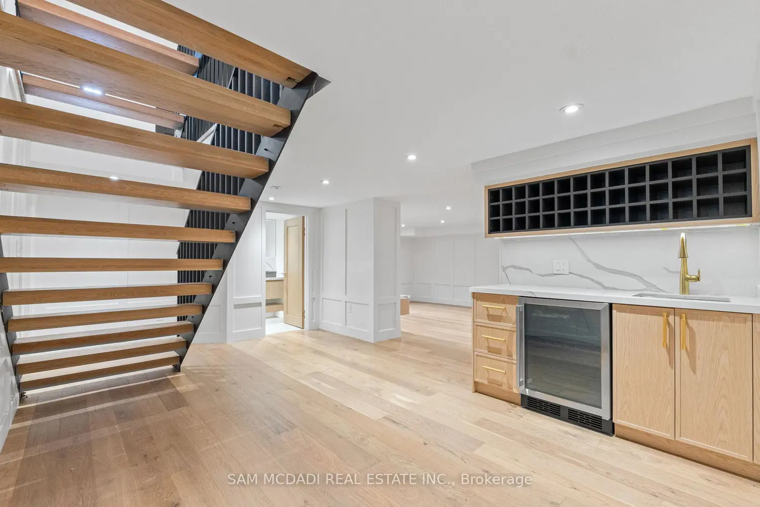 Additional image 16 of 977 Unsworth Avenue