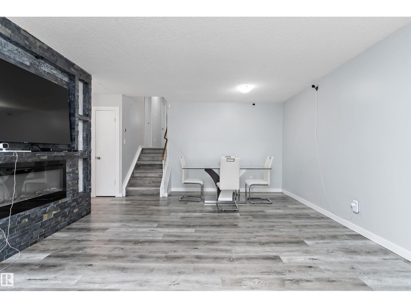 Additional image 3 of 3214 71 Street NW, Edmonton, AB, T6K1K9