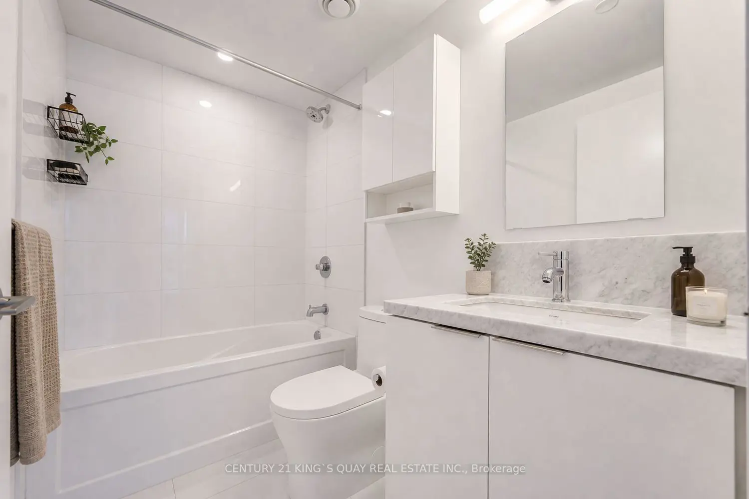 Additional image 8 of 230 Simcoe Street 2417