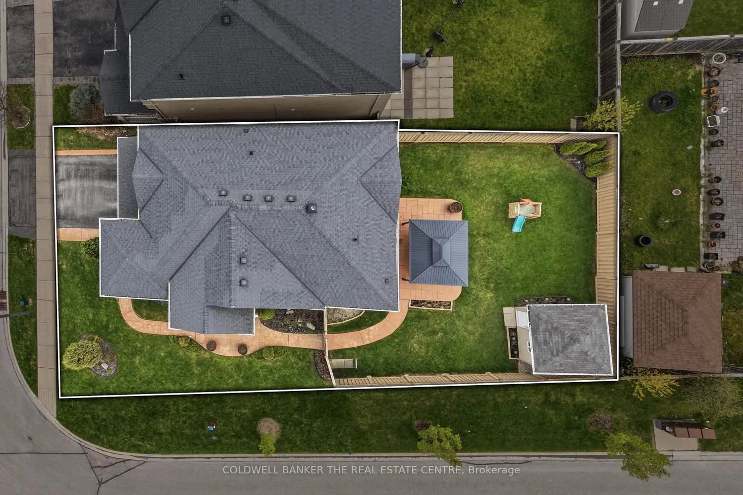124 Armstrong Crescent