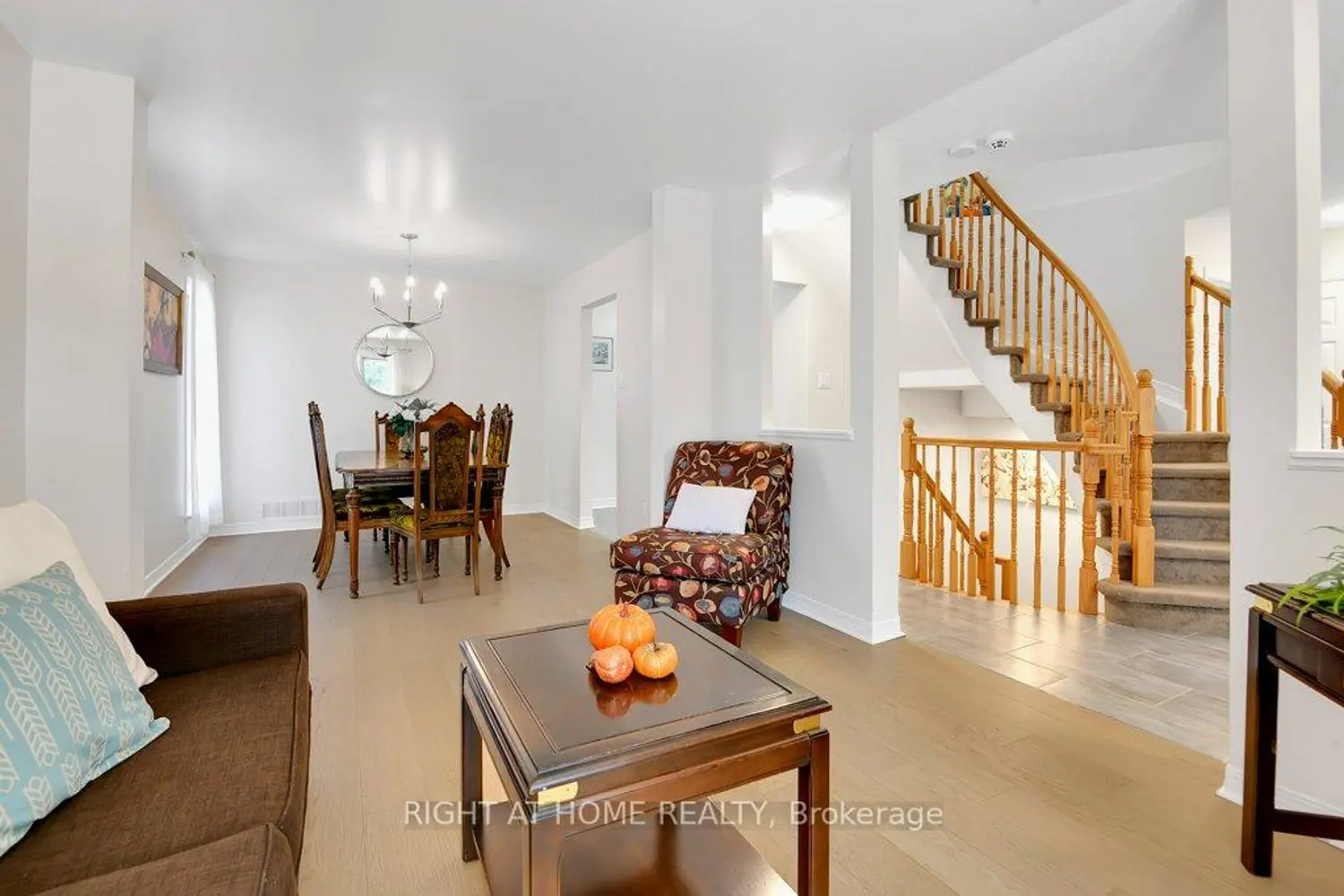 Additional image 4 of 33 Spur Avenue
