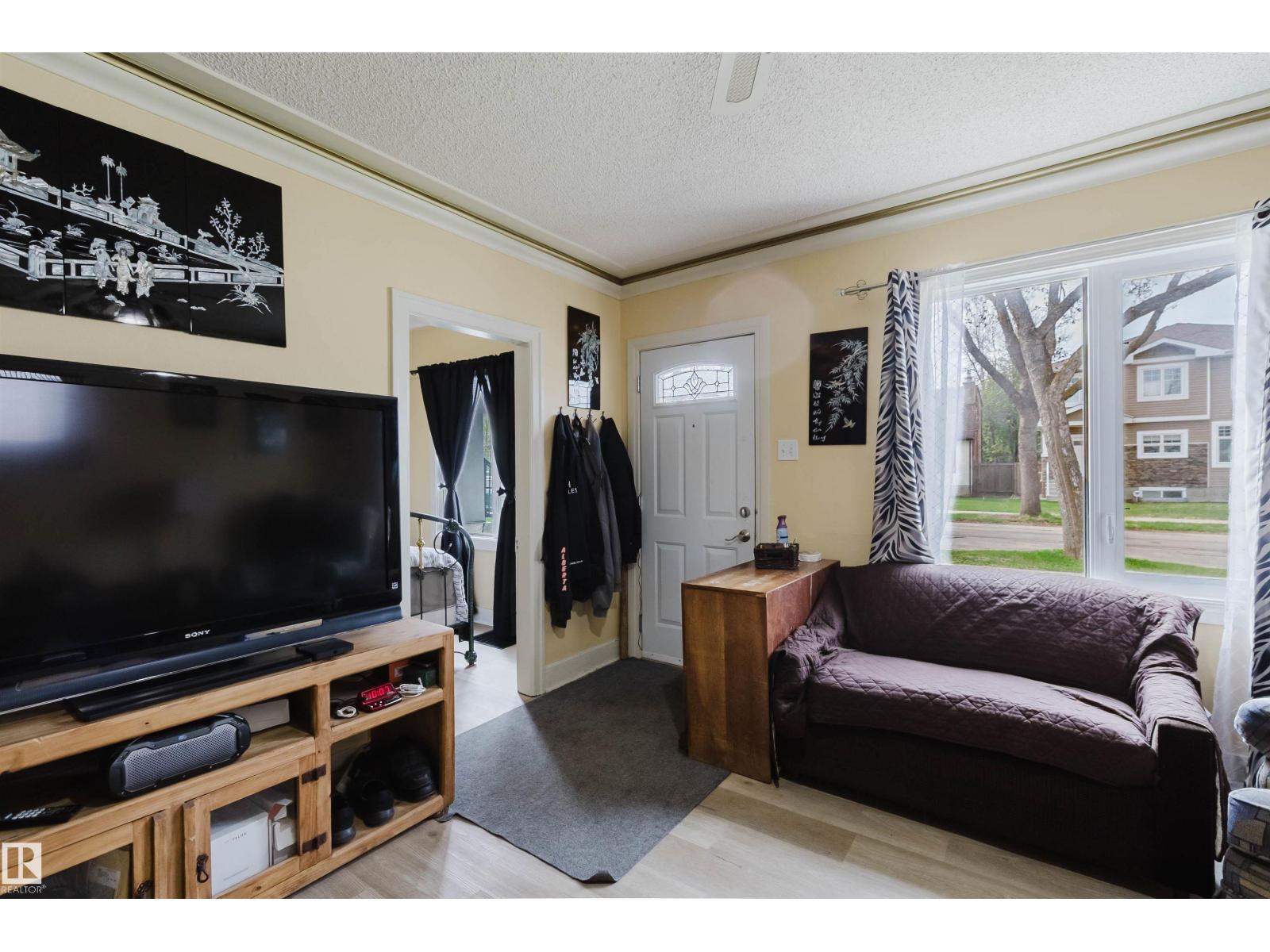 Additional image 5 of 10834 75 Avenue NW, Edmonton, AB, T6E1K2