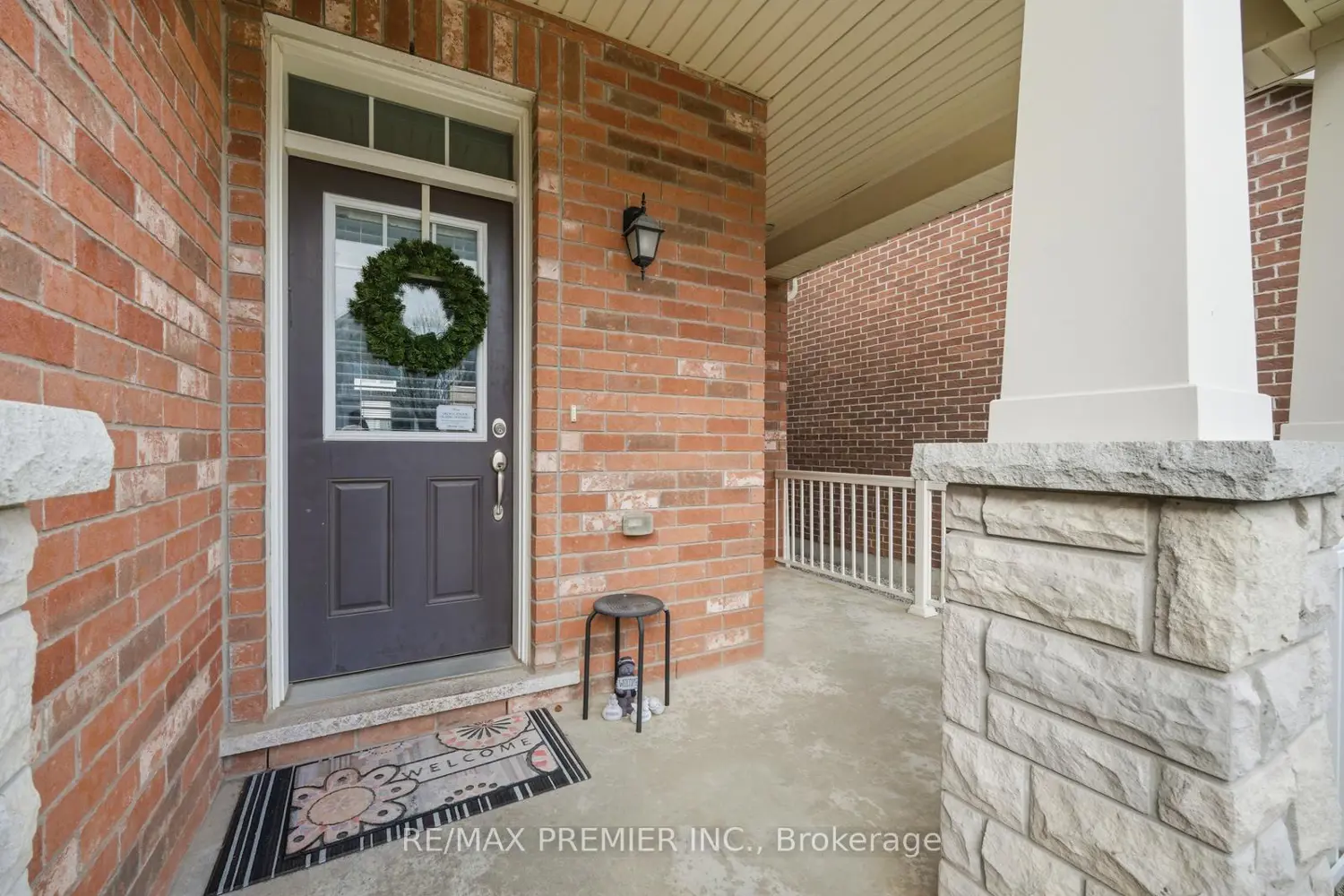 931 Penson Crescent photo 2