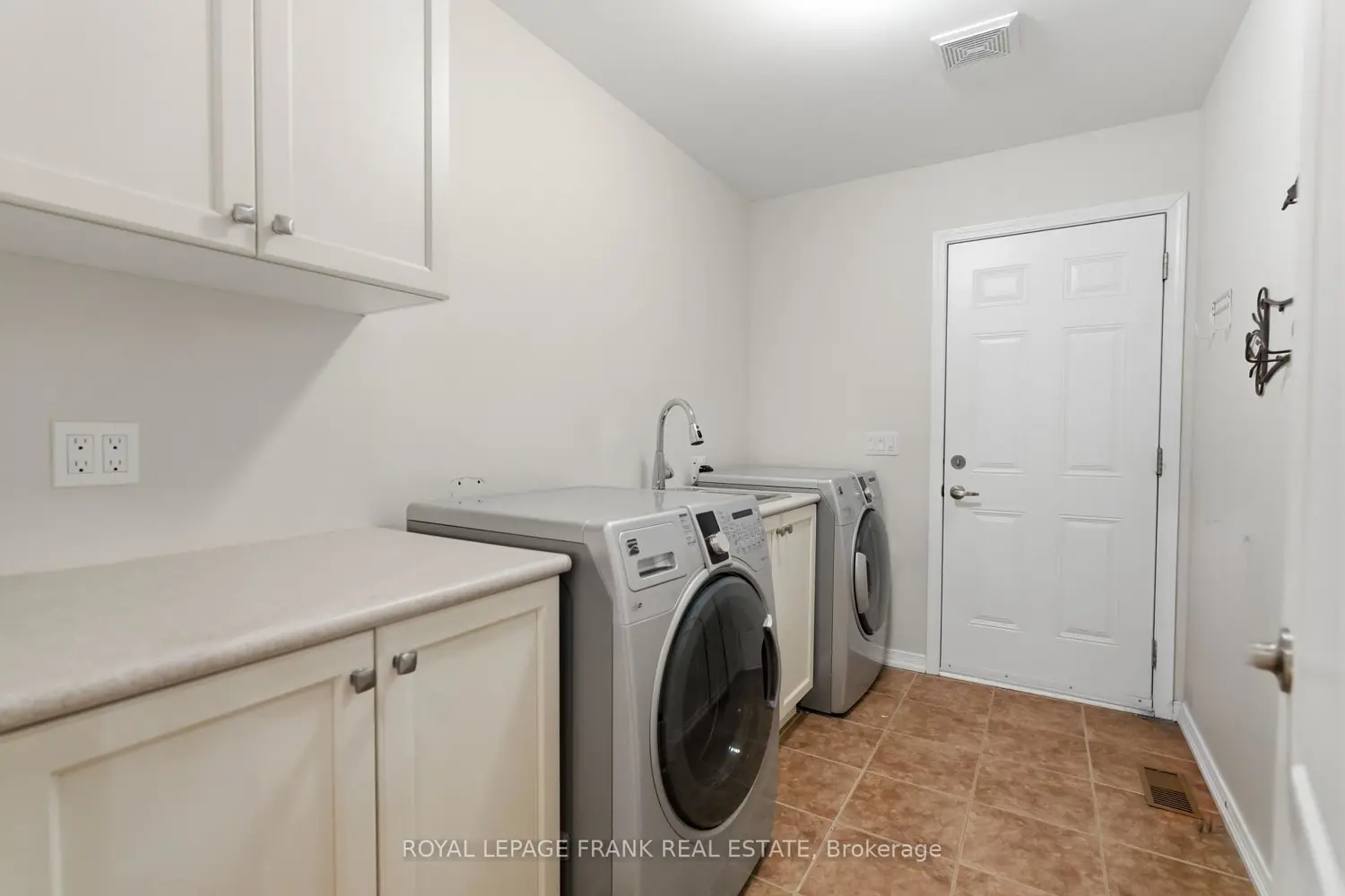 721 Henderson Drive photo 5