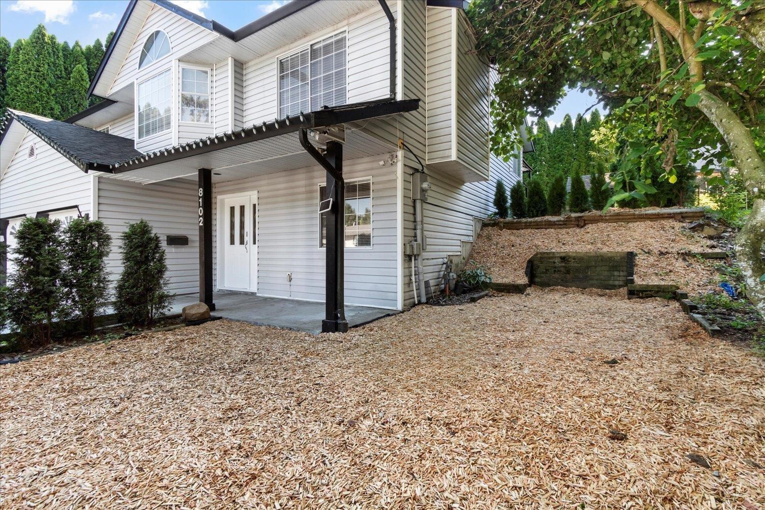 8102 Knight Avenue, Mission, BC, V2V 6A8 photo 3
