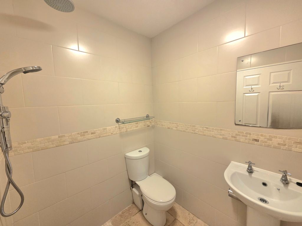 Additional image 14 of 4 bed property to rentMeadowbank Road, Falmouth TR11
