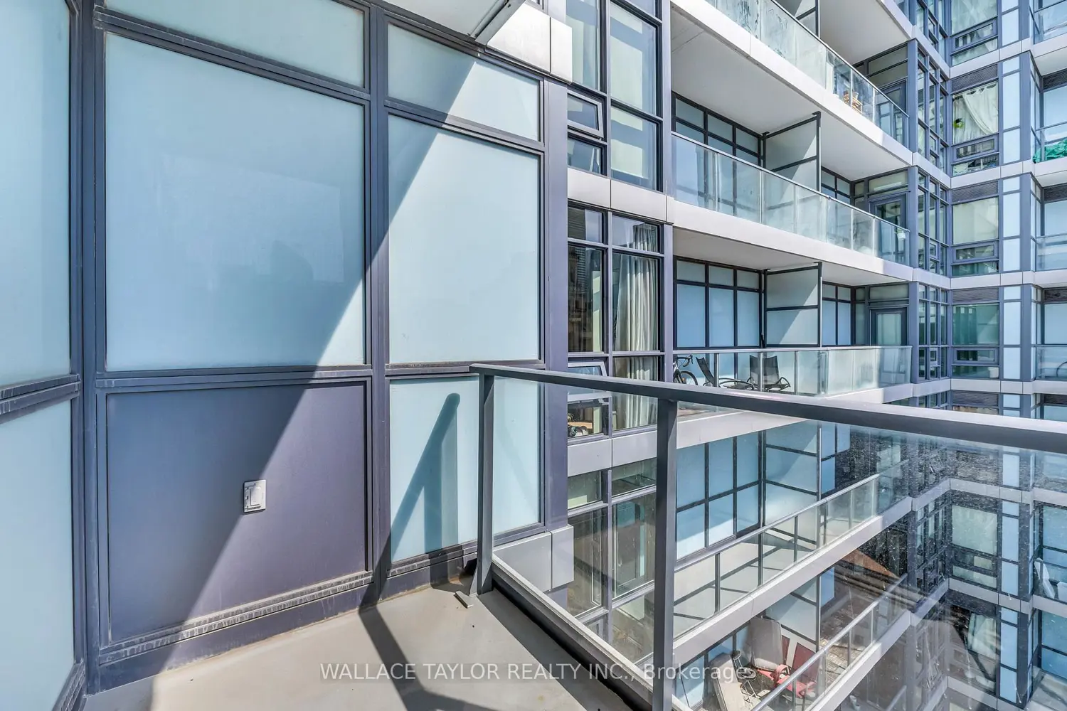 Additional image 14 of 210 Simcoe Street 1702
