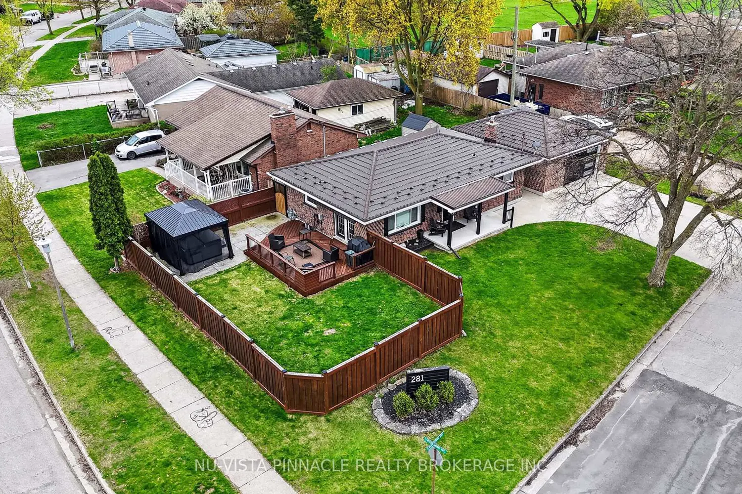 281 Tweedsmuir Avenue