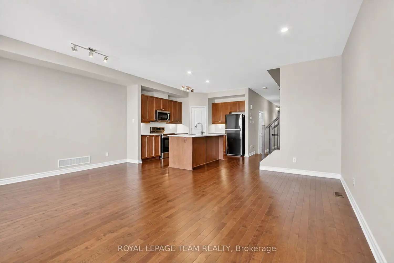 765 Dearborn Private photo 3