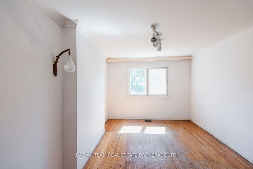Additional image 6 of 32 Radford Avenue, Toronto, ON, M6R 1Z6