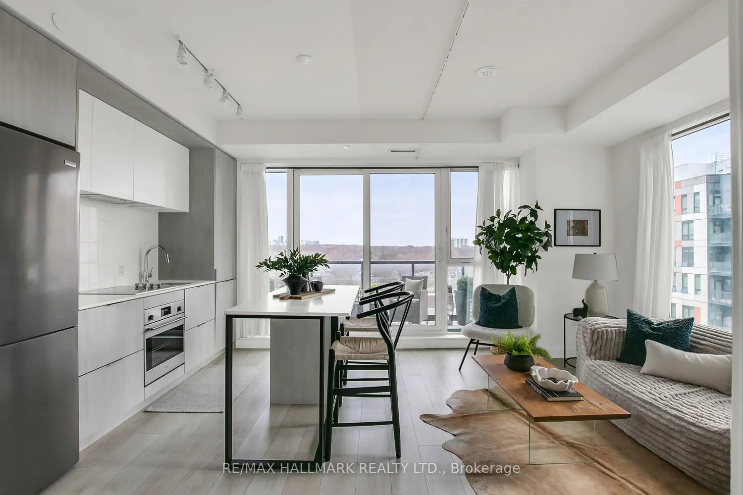35 Tubman Avenue 1021
