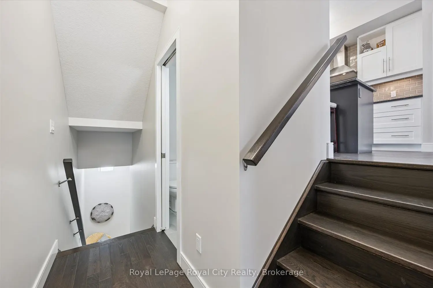 60 Arkell Road 25 photo 4