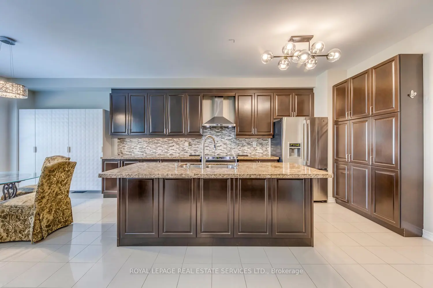 Additional image 8 of 431 Burloak Drive