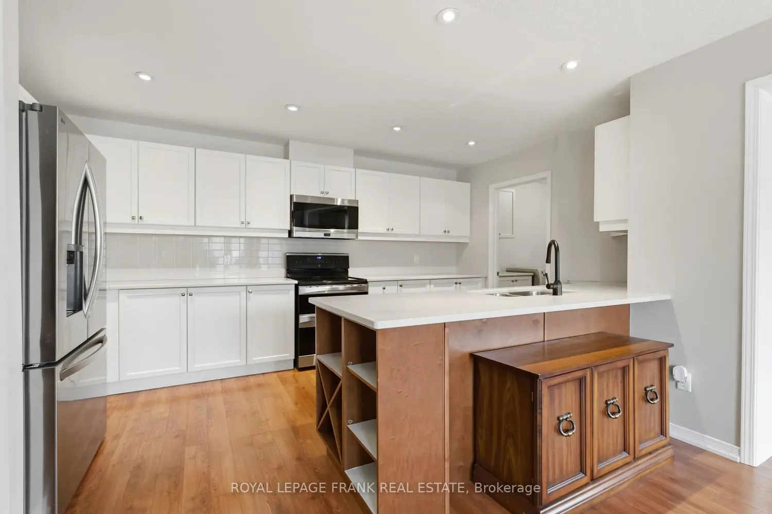 721 Henderson Drive photo 4