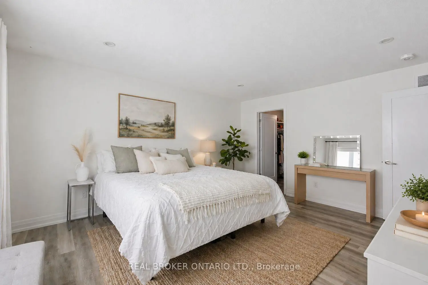 358 Lamarche Avenue photo 4