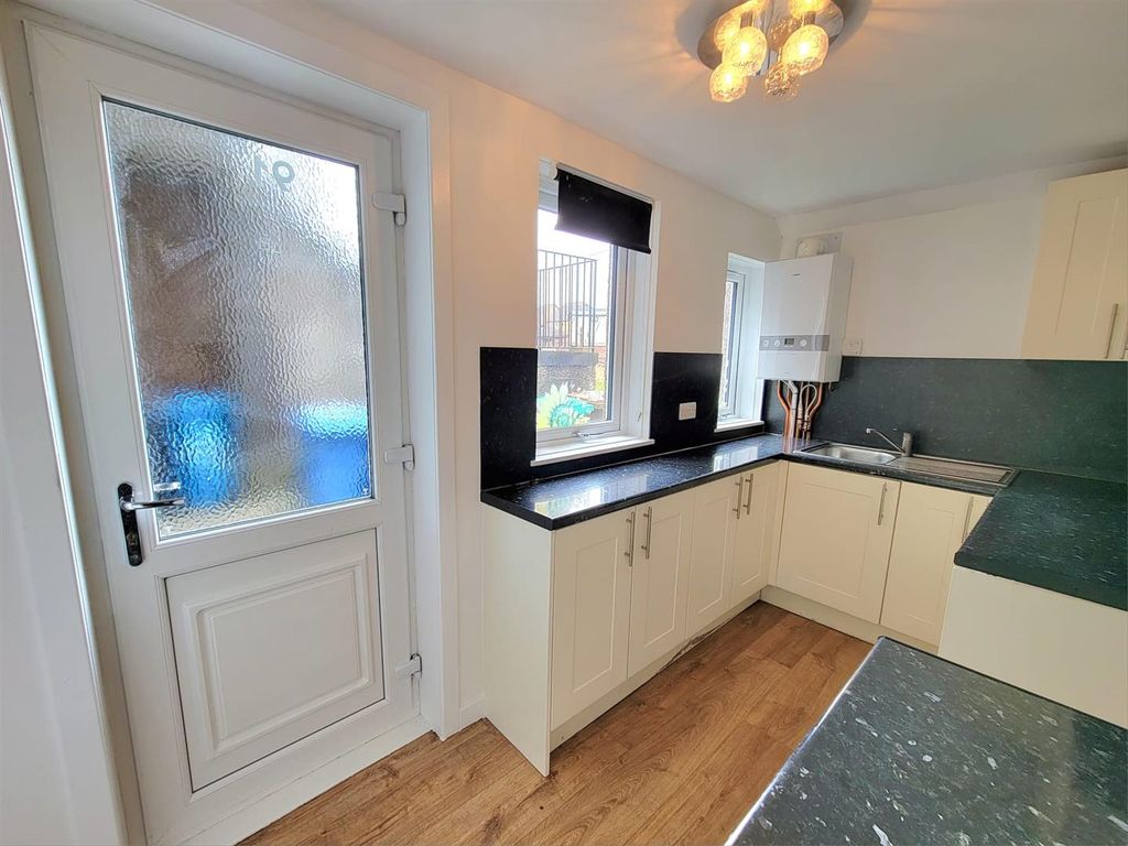 Additional image 4 of 2 bed flat to rentWellesley Road, Methil, Fife KY8