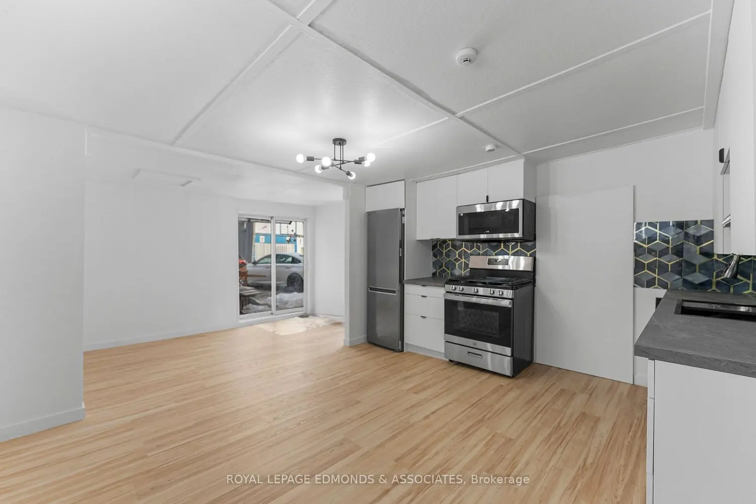 Additional image 11 of 375 Christie Street