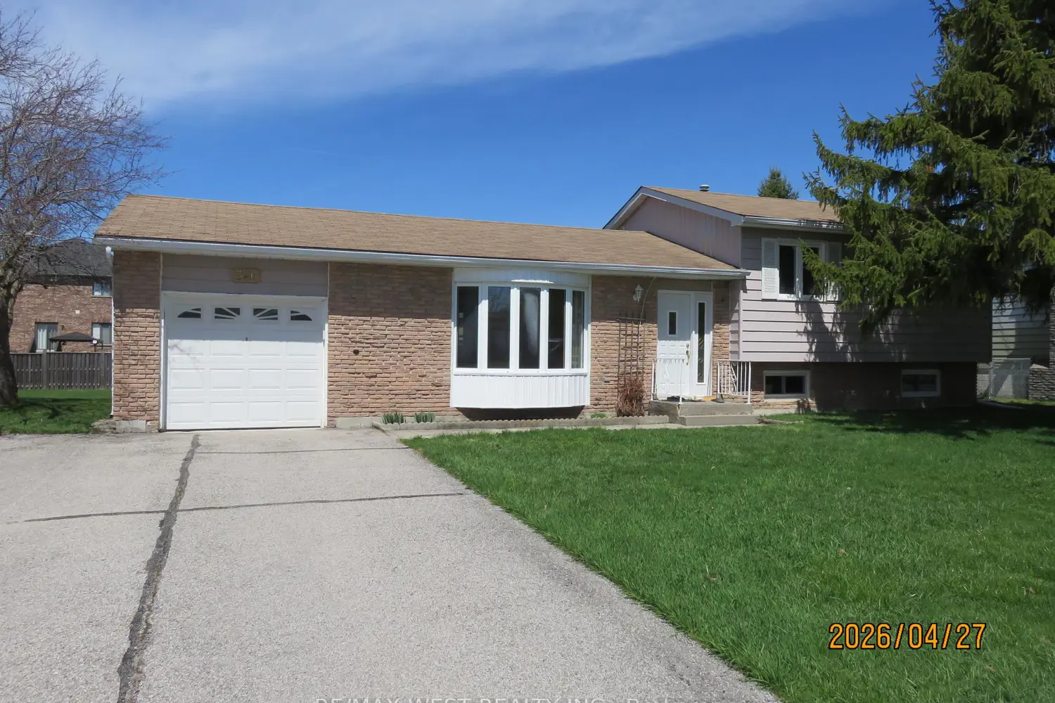 346 Lakeland Crescent