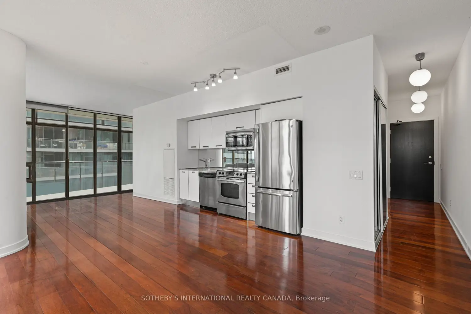 Additional image 3 of 33 Charles Street 1611