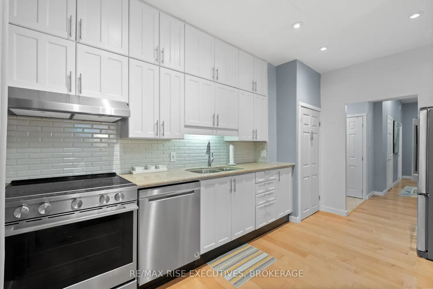 Additional image 14 of 1000 King Street 102