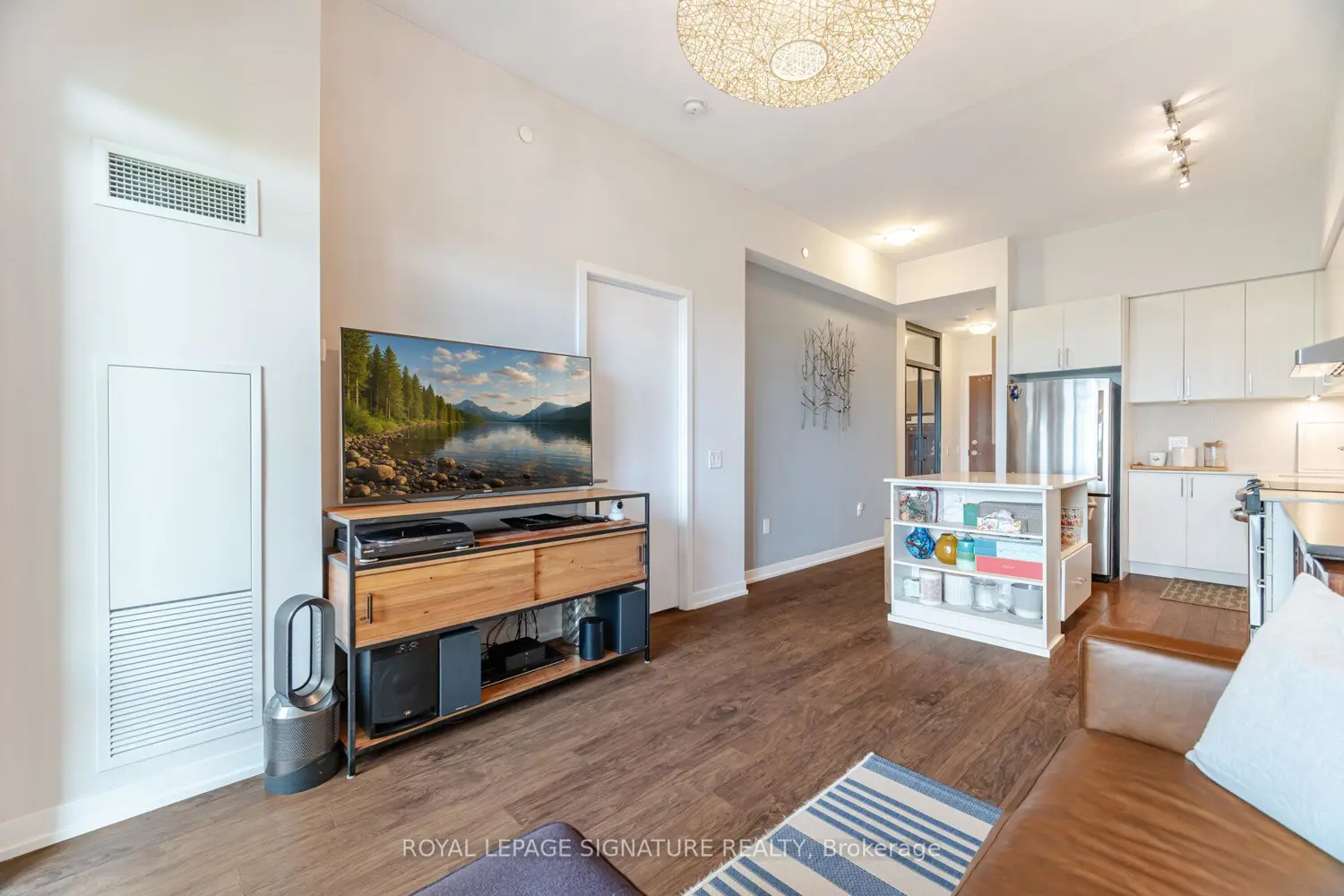 Additional image 9 of 2560 Eglinton Avenue 313