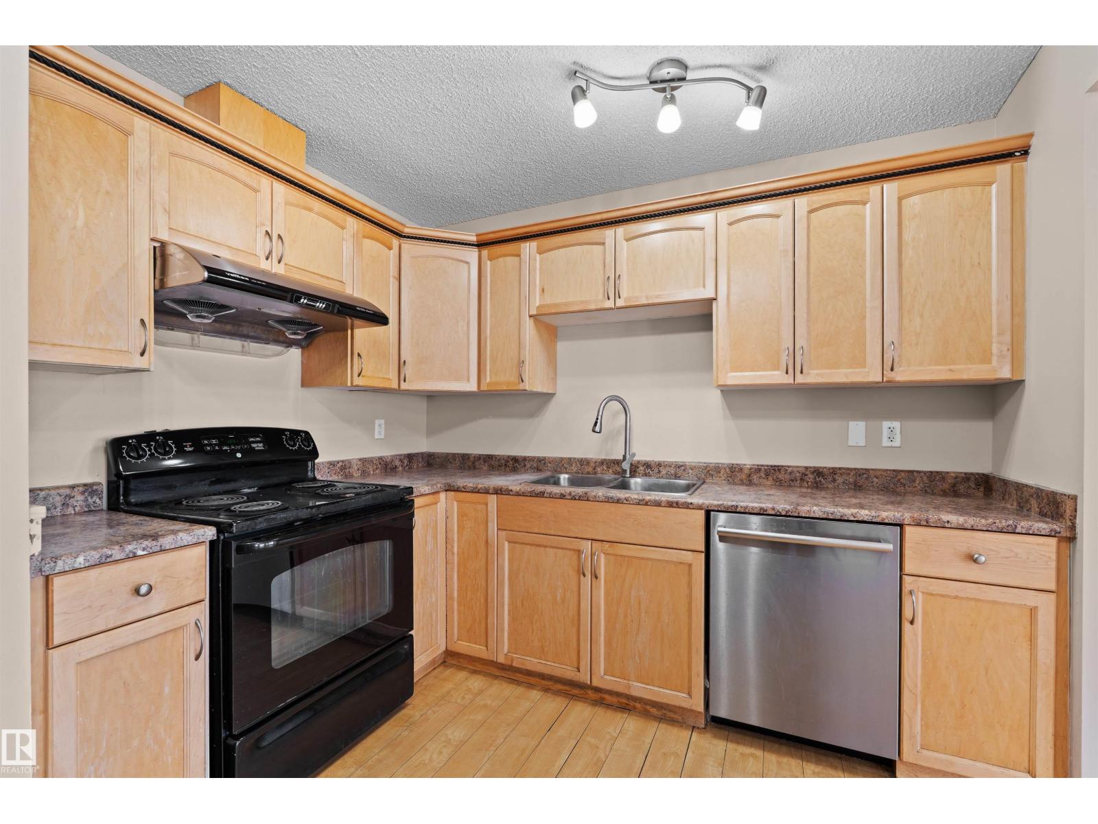 Additional image 4 of 15504 102 Avenue NW, Edmonton, AB, T5P0N2