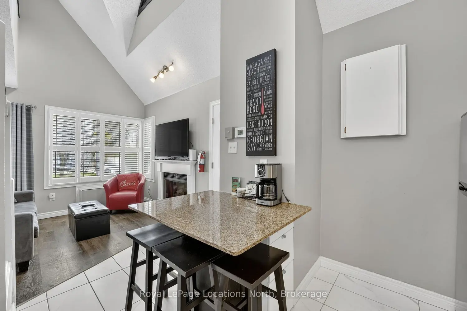 Additional image 8 of 796468 Grey Road 19 Road 610