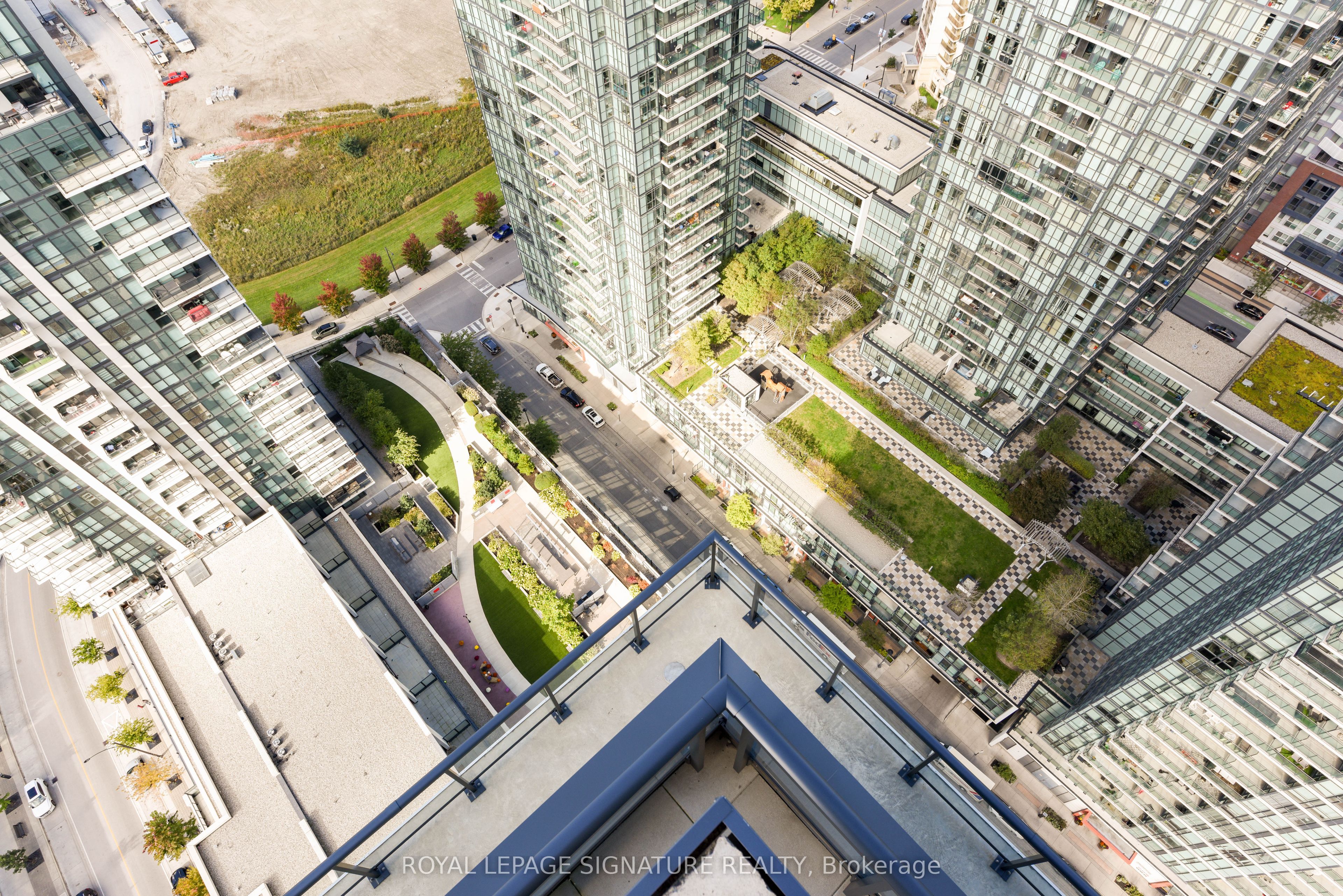 Additional image 3 of PH3-4055 Parkside Village Drive, Mississauga, ON, L5B 0K8
